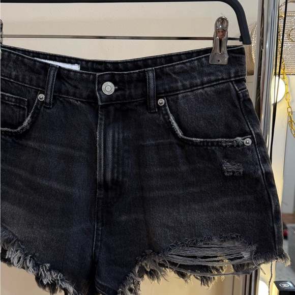 ZARA Black Distressed Denim Low Rise Shorts - Picture 4 of 5